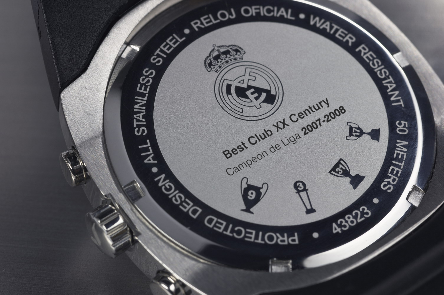Movil-Reloj Niño Real Madrid. Comprar en Visto desde la zona de bajo-aragon