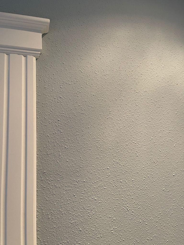 Alisado de estucado y pintura