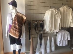 Comprar Ropa Tradicional Hombre y Mujer