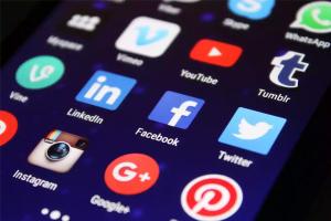 Comprar Redes Sociales y Empresa