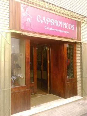 Caprichicos calzados y complementos foto 1